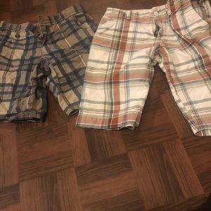 Men’s old navy shorts size 29 2 for 20$